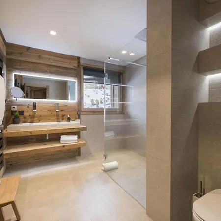 Heights: Experience Chalet Grandeur Apartment *